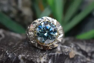 انگشتر موزنایت