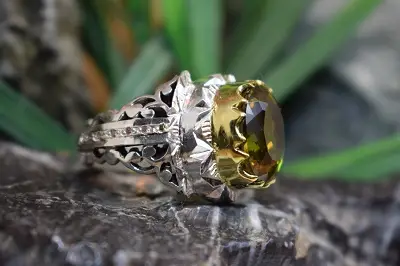 انگشتر دستاز نقره با نگین الکساندریت