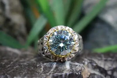 انگشتر موزنایت