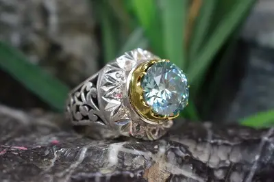 انگشتر موزنایت