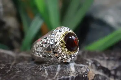 انگشتر اپال سیاه