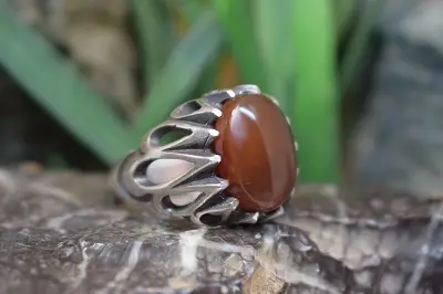 انگشتر عقیق یمن قرمز