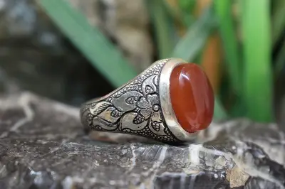 انگشتر عقیق یمن قرمز
