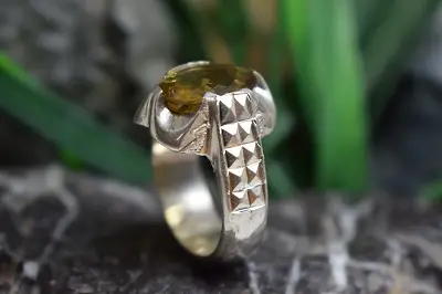 انگشتر نقره دست ساز مردانه با نگین کوارتز عسلی