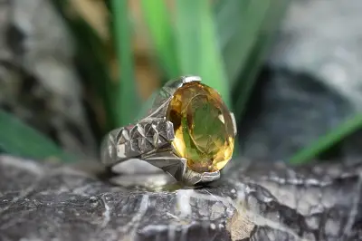 انگشتر نقره دست ساز مردانه با نگین کوارتز عسلی