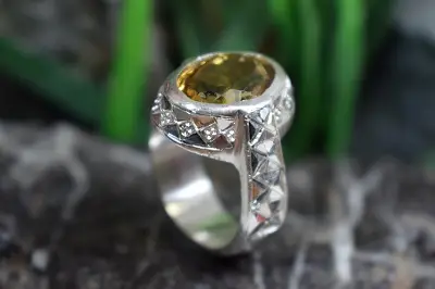 انگشتر نقره دست ساز مردانه با نگین کوارتز عسلی