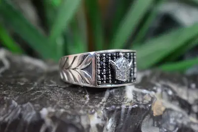 انگشتر نقره مردانه با طرح تاج