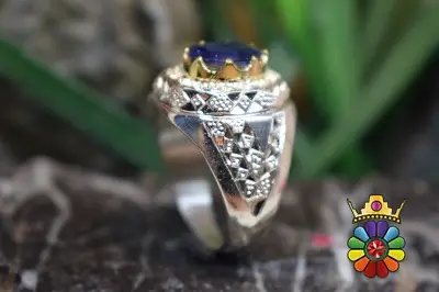 انگشتر یاقوت کبود