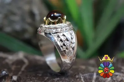 انگشتر اپال سیاه