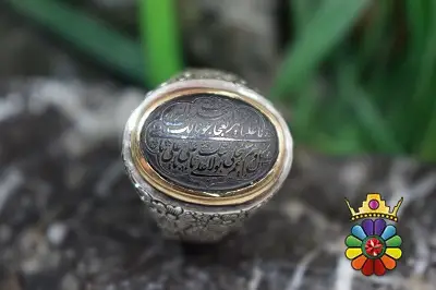 انگشتر نقره مردانه با نگین حدید حکاکی شده