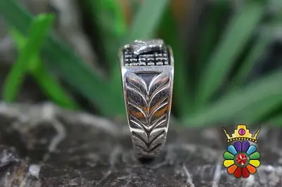 انگشتر نقره مردانه با طرح تاج