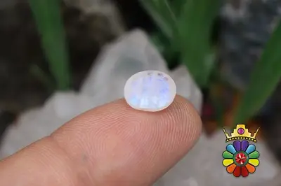 سنگ ماه رنگین کمانی(لابرادوریت سفید)