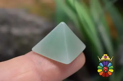 هرم اونتورین سبز