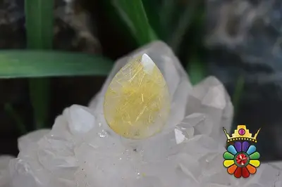 کوارتز روتیل دار طلایی