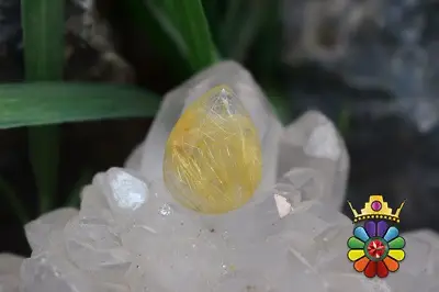 کوارتز روتیل دار طلایی