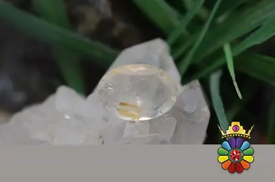 کوارتز روتیل دار طلایی