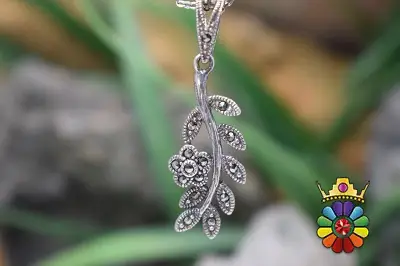 مدال گردن اویز نقره طرح برگ