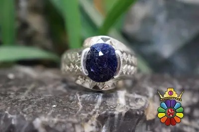 انگشتر نقره با نگین یاقوت کبود